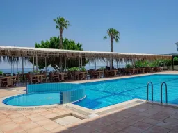 VALERI BEACH HOTEL Pools & Beach