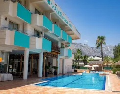 VALERI BEACH HOTEL Pools & Beach