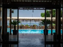 VALERI BEACH HOTEL Pools & Beach