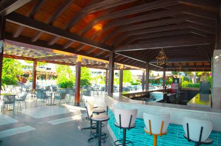 VENOSA BEACH RESORT AND SPA Bars