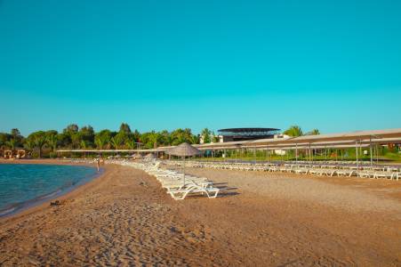 VENOSA BEACH RESORT AND SPA Pools & Beach