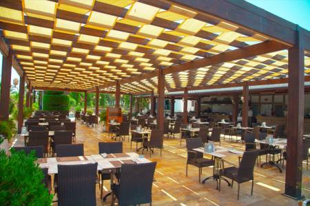 VENOSA BEACH RESORT AND SPA Restaurants
