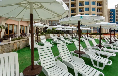 VIAND HOTEL Pools & Beach