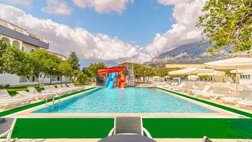 VIKING GARDEN HOTEL Pools & Beach