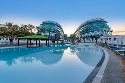 VIKINGEN INFINITY RESORT - SPA Pools & Beach