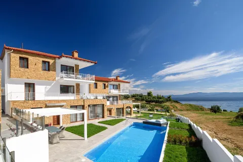 VILLA D ORO LUXURY VILLAS Pools & Beach