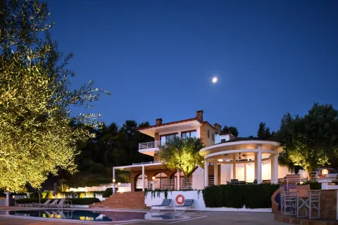 VILLA D ORO LUXURY VILLAS Pools & Beach