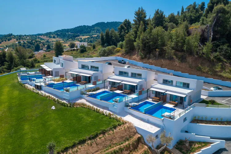 VILLA D ORO LUXURY VILLAS Pools & Beach
