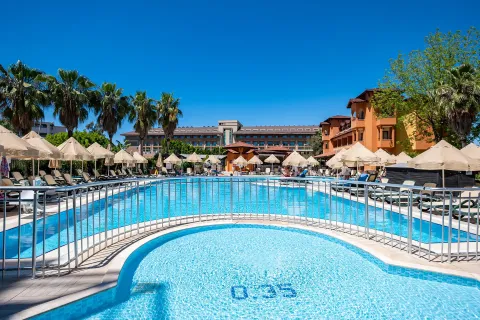 VILLA SIDE HOTEL Pools & Beach