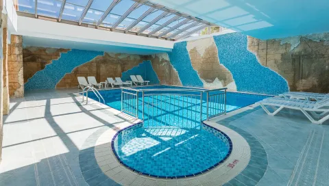 VILLA SIDE HOTEL Pools & Beach