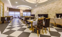 VILLA SIDE RESIDENCE Restaurants