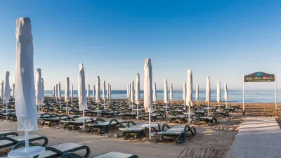 VILLA SIDE RESIDENCE Pools & Beach