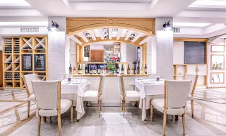 VILLA SINTICA Restaurants