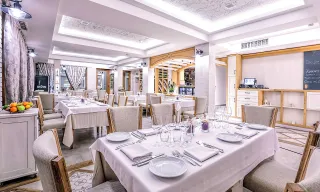 VILLA SINTICA Restaurants