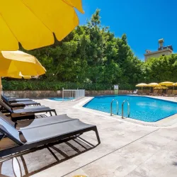 VILLA SUNFLOWER HOTEL Pools & Beach