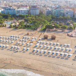 VILLA SUNFLOWER HOTEL Pools & Beach