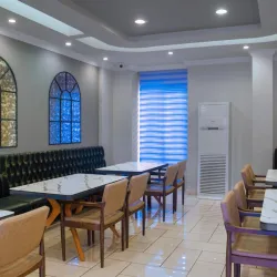 VILLA SUNFLOWER HOTEL Restaurants
