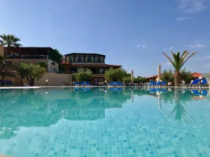VILLAGE MARE Pools & Beach