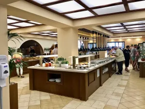 VILLAGE MARE Restaurants