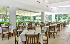 VILLAS ROPOTAMO Restaurants