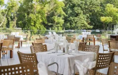 VILLAS ROPOTAMO Restaurants