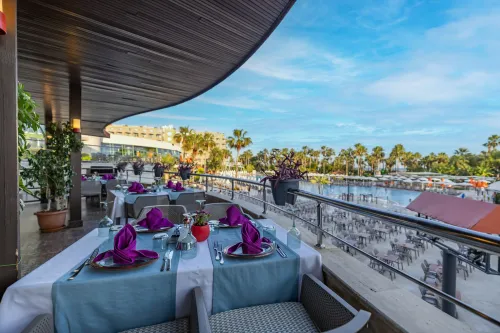 VON RESORT ELITE Restaurants