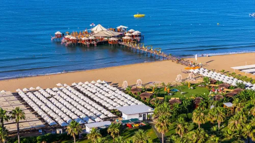 VON RESORT ELITE Pools & Beach