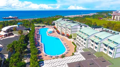 VON RESORT ELITE Pools & Beach