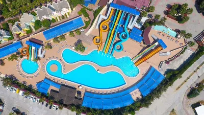 VON RESORT ELITE Pools & Beach