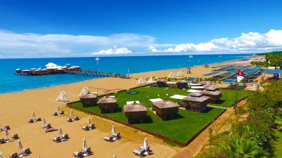 VON RESORT ELITE Pools & Beach