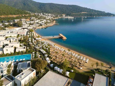 VOYAGE TORBA Pools & Beach