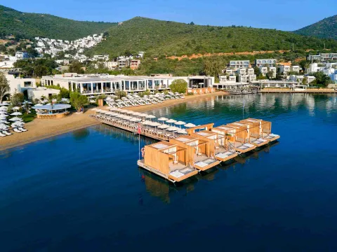 VOYAGE TORBA Pools & Beach