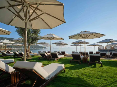 VOYAGE TORBA Pools & Beach