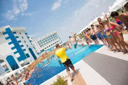 WATER SIDE RESORT - SPA Pools & Beach