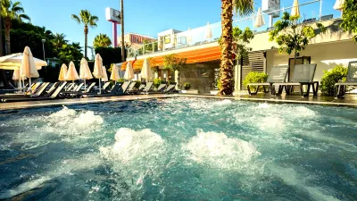 WHITE CITY BEACH HOTEL ADULT ONLY 16+ Pools & Beach