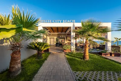 WHITE CITY BEACH HOTEL ADULT ONLY 16+ Bars