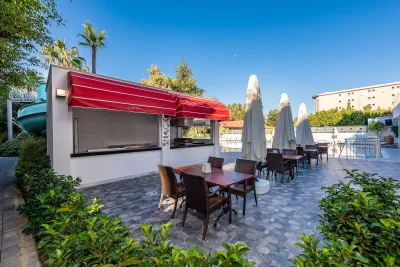 WHITE CITY BEACH HOTEL ADULT ONLY 16+ Bars
