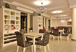 WHITE ROCK CASTLE SUITE HOTEL Restaurants