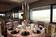 WINDSOR HOTEL AND CONVENTION CENTER Restaurants