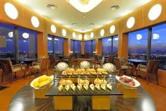 WINDSOR HOTEL AND CONVENTION CENTER Restaurants