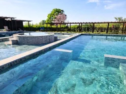 WINE - SPA COMPLEX STAROSEL Pools & Beach
