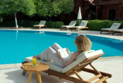 WOODLINE HOTEL Pools & Beach