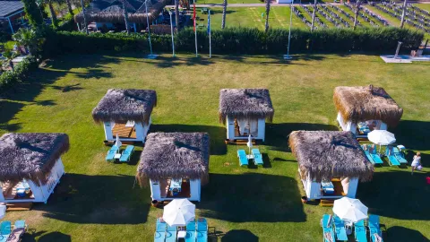 WYNDHAM GARDEN LARA Pools & Beach