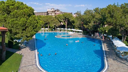 XANADU RESORT Pools & Beach