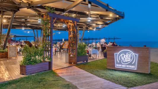 XANADU RESORT Restaurants