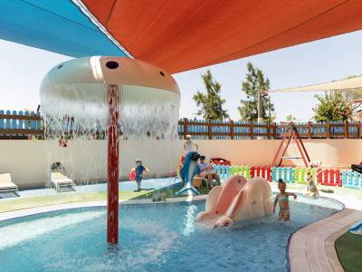 XANADU RESORT Pools & Beach