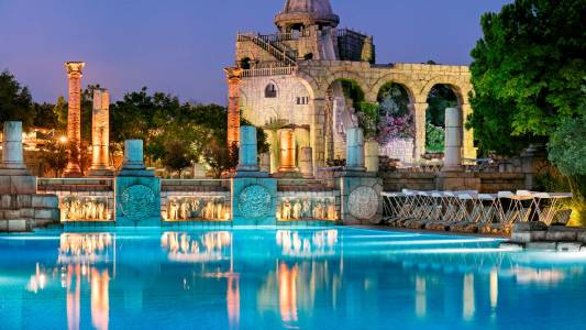 XANADU RESORT Pools & Beach