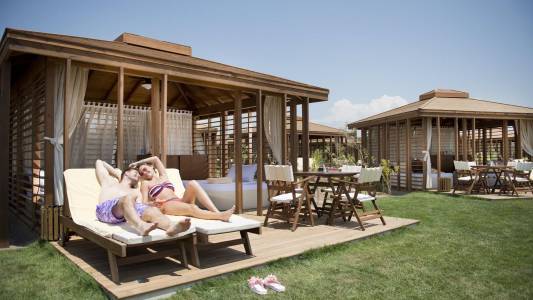 XANADU RESORT Pools & Beach