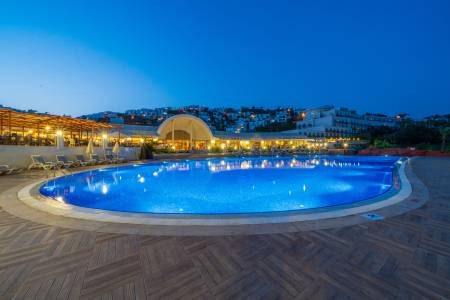 YASMIN BODRUM RESORT Pools & Beach