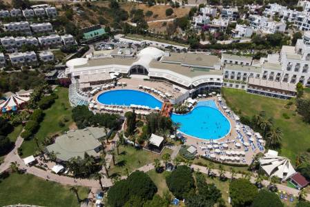 YASMIN BODRUM RESORT Pools & Beach